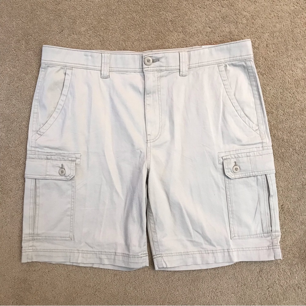 St Johns Bay Mens Cargo Shorts NEW Size 40 Waist Comfort Stretch Off White Gift